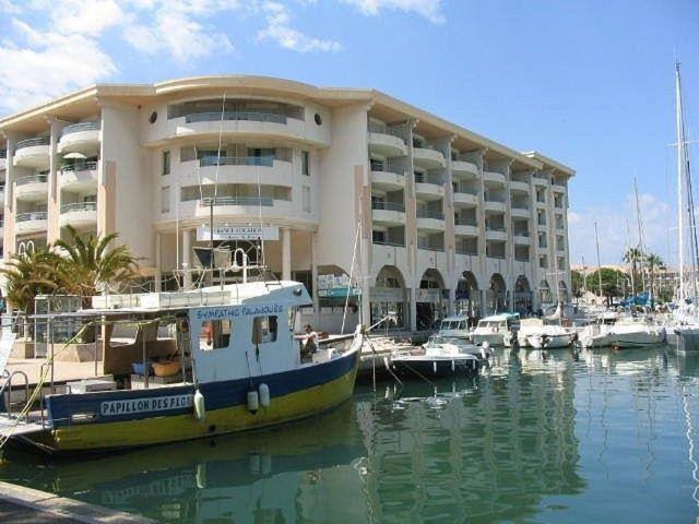 Residence Du Port - Borghese Fréjus Eksteriør billede